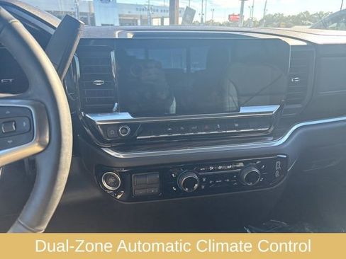 Used 2025 Chevrolet Silverado 1500 LT w/ Leather Package image 17