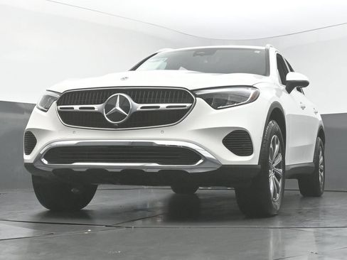 Used 2025 Mercedes-Benz GLC 300 4MATIC image 47
