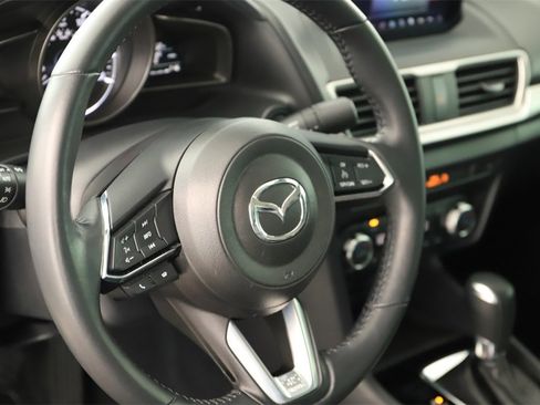 Used 2018 MAZDA MAZDA3 Touring image 16