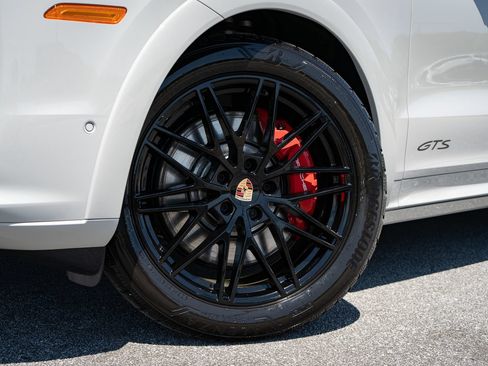 Used 2023 Porsche Cayenne GTS AWD/4WD image 7