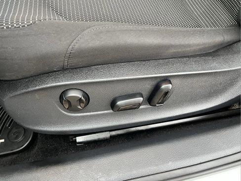 Used 2018 Volkswagen Passat 2.0T S image 11