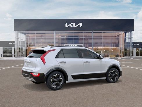 New 2026 Kia Niro Wind FWD image 6