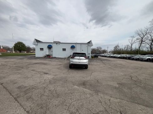 Used 2025 Nissan Rogue SV FWD image 16