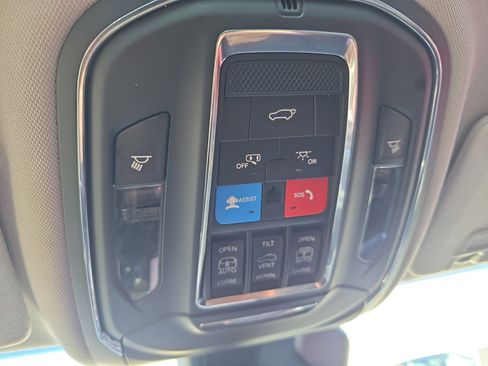 Used 2023 Jeep Grand Cherokee L Limited image 34