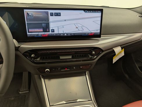 Used 2025 BMW 330i Sedan w/ Premium Package image 19