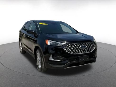 Used 2024 Ford Edge SEL image 3