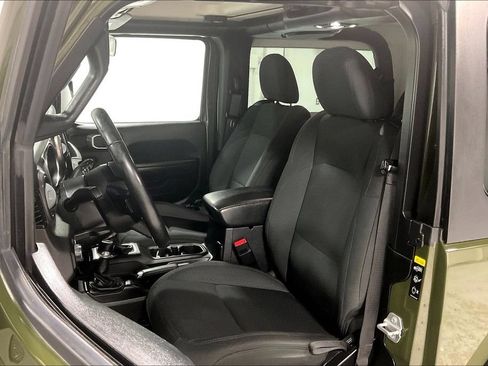 Used 2020 Jeep Wrangler Sport AWD/4WD image 32