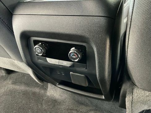 Used 2024 Chevrolet Traverse LT image 22