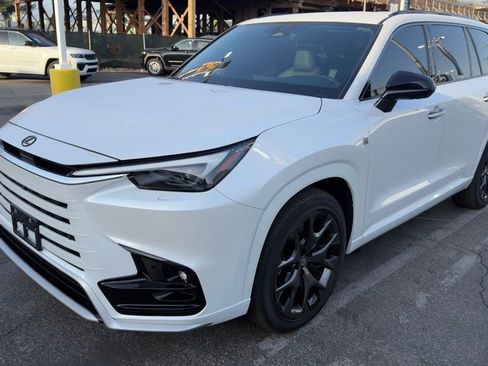 Used 2026 Lexus TX 500h AWD w/ Technology Package image 3