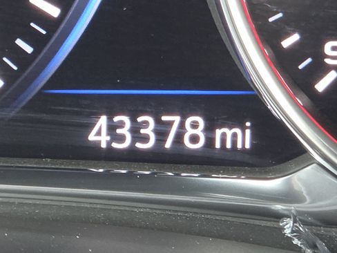 Used 2023 Chevrolet Traverse Premier FWD image 20