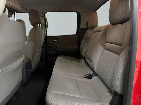 Used 2022 Nissan Frontier SV image 10