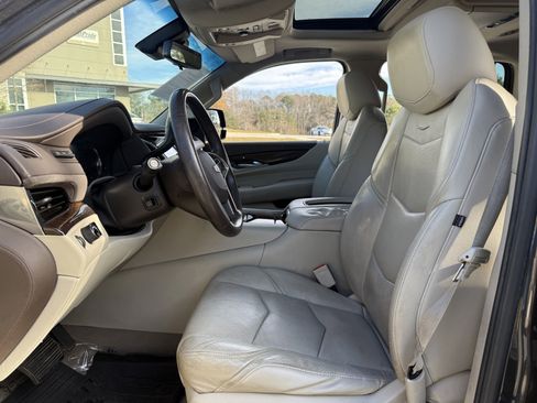 Used 2017 Cadillac Escalade Premium Luxury image 35
