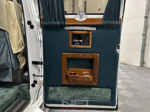 Used 1992 Chevrolet G20 RWD image 40
