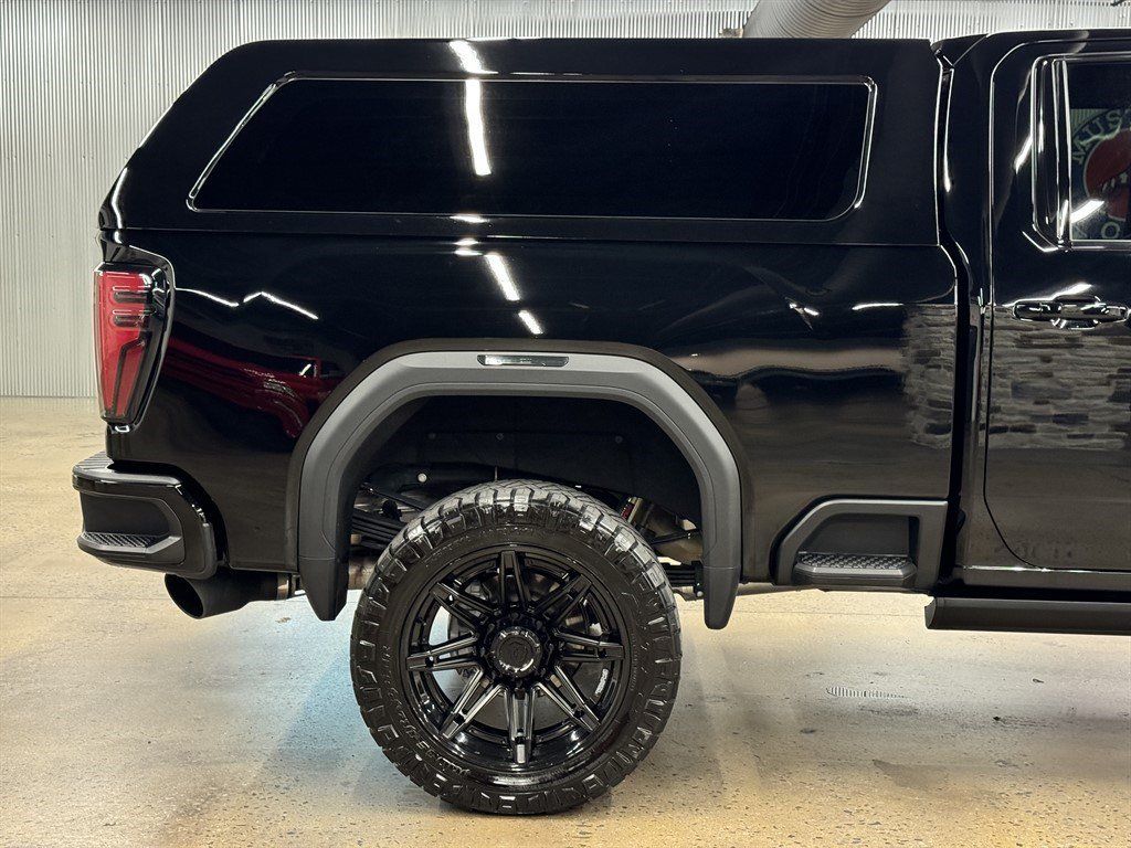 Used 2024 GMC Sierra 2500 AT4 w/ AT4 Premium Plus Package AWD/4WD image 16