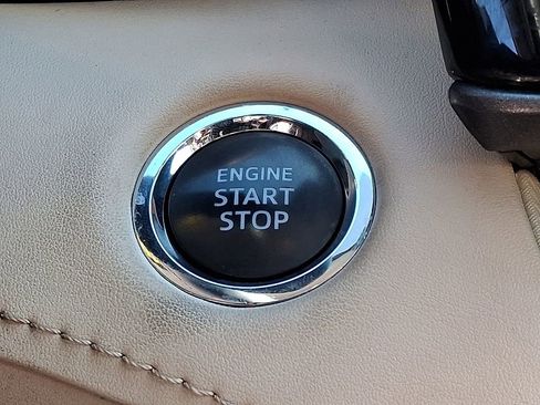 Used 2022 Toyota Highlander XLE image 22