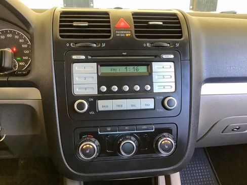 Used 2010 Volkswagen Jetta S image 13