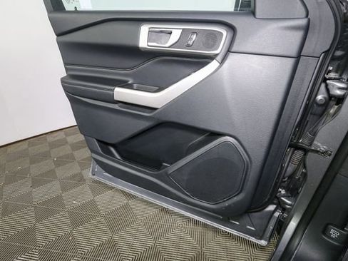 Used 2023 Ford Explorer XLT w/ Equipment Group 202A AWD/4WD image 39