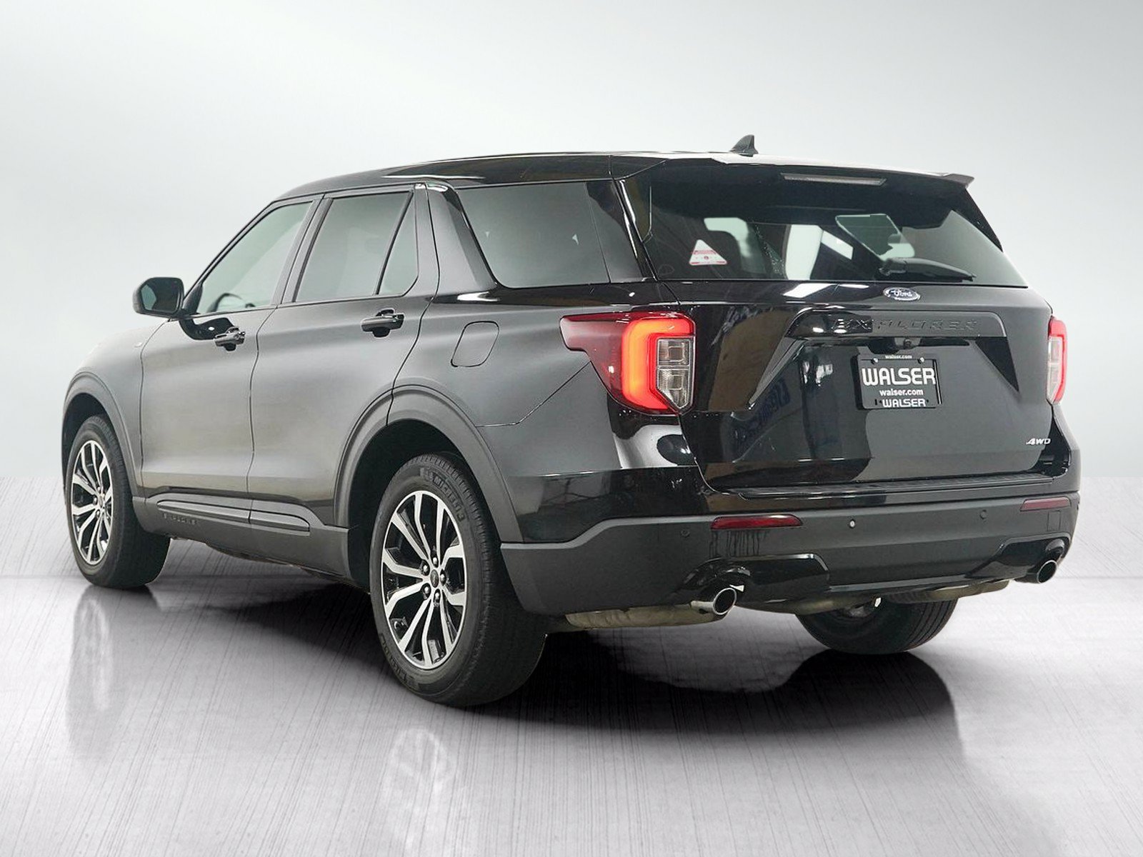 Used 2022 Ford Explorer ST-Line AWD/4WD image 3