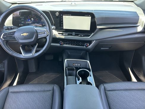 Certified 2025 Chevrolet Equinox LT w/ Convenience Package II FWD image 16