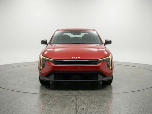 Used 2025 Kia K4 LXS image 2