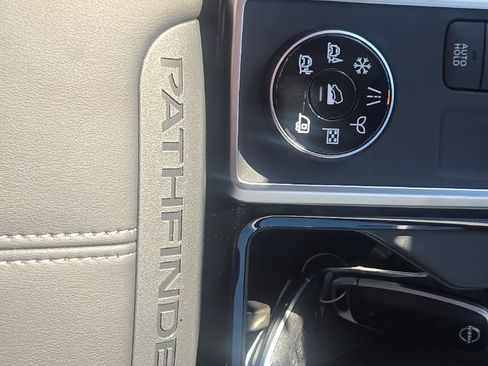 New 2026 Nissan Pathfinder Platinum image 22