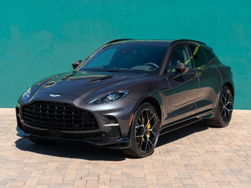 Used 2025 Aston Martin DBX 707 AWD/4WD image 2