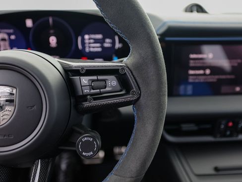 New 2025 Porsche Macan Turbo Electric image 16