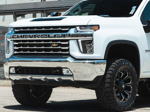 Used 2023 Chevrolet Silverado 2500 LTZ image 10