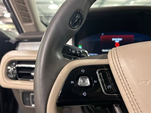 Used 2022 Lincoln Aviator AWD w/ Premium Package image 11