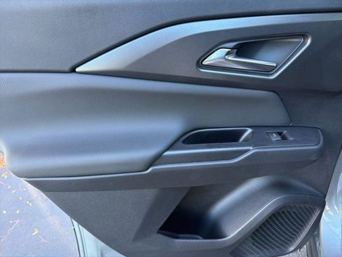 New 2026 Chevrolet Equinox EV LT image 34