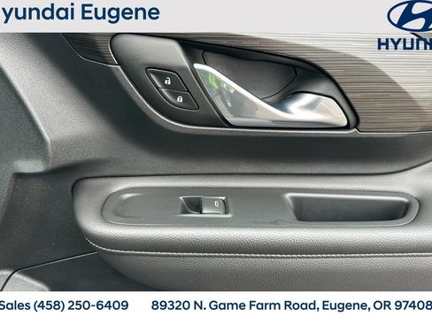 Used 2022 GMC Terrain SLT image 25