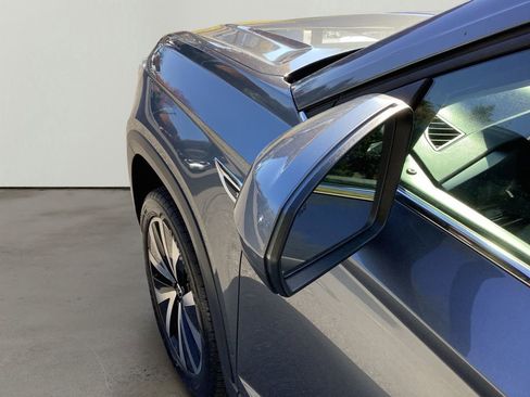 Used 2024 Volkswagen Taos SE image 11