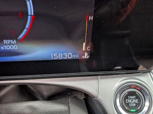 Certified 2025 Chevrolet Trax LT w/ LT Convenience Package image 24