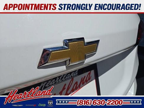 Used 2023 Chevrolet Equinox LS FWD image 21