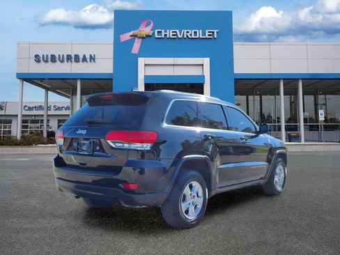 Used 2017 Jeep Grand Cherokee Laredo w/ Quick Order Package 23E AWD/4WD image 5
