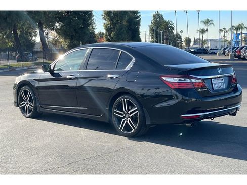 Used 2017 Honda Accord Sport image 4