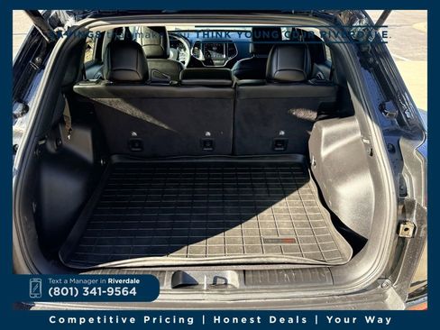 Used 2021 Jeep Cherokee Latitude Lux w/ Comfort/Convenience Group image 10