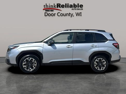 Used 2025 Subaru Forester Premium AWD/4WD image 2
