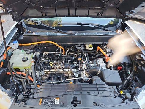 Used 2024 Ford Maverick XLT image 32