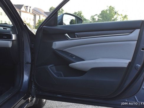 Used 2018 Honda Accord EX image 9