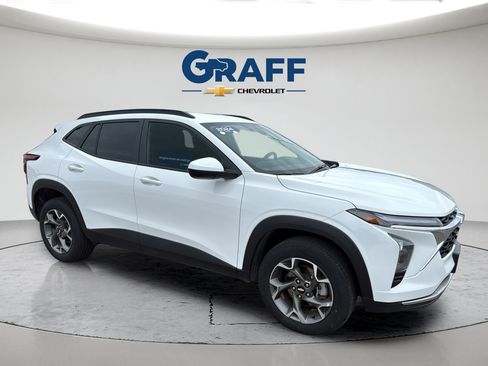 Used 2024 Chevrolet Trax LT FWD image 10