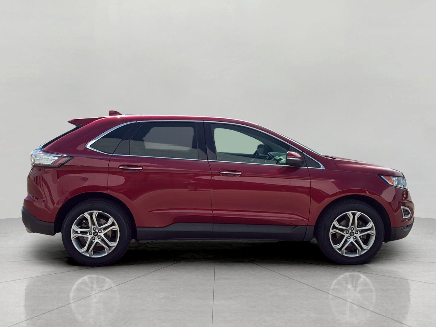Used 2017 Ford Edge Titanium w/ Technology Package FWD image 7