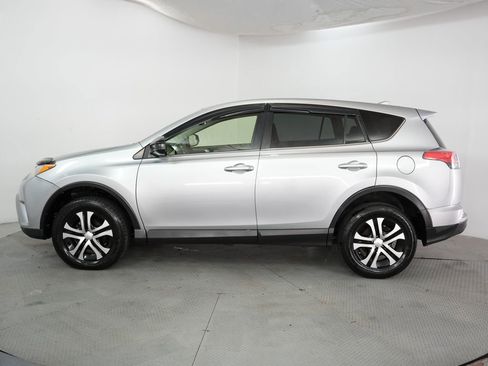 Used 2018 Toyota RAV4 LE w/ All Weather Liner Package FWD image 4