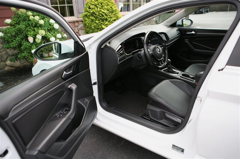 Used 2019 Volkswagen Jetta SEL FWD image 8