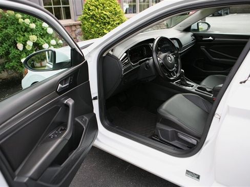 Used 2019 Volkswagen Jetta SEL FWD image 8