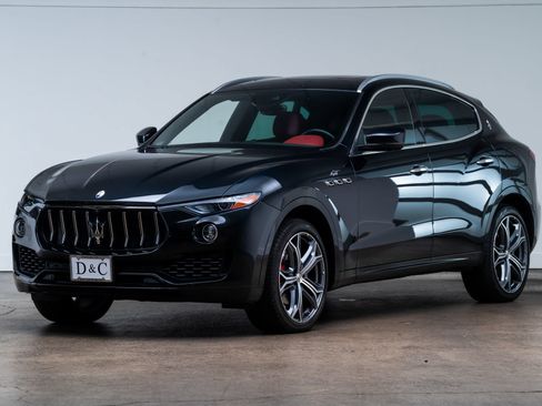Used 2023 Maserati Levante GT AWD/4WD image 3