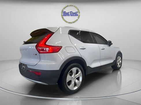 Used 2022 Volvo XC40 T5 Momentum AWD/4WD image 5