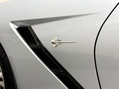 Used 2017 Chevrolet Corvette Stingray Coupe w/ 1LT RWD image 7