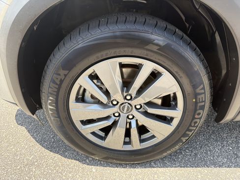 Used 2024 Nissan Pathfinder SV AWD/4WD image 21