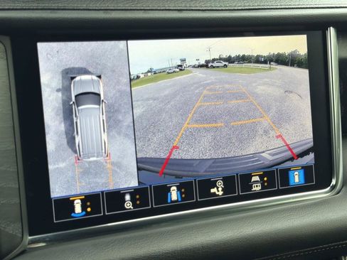 Used 2021 GMC Yukon Denali w/ Denali Premium Package image 26